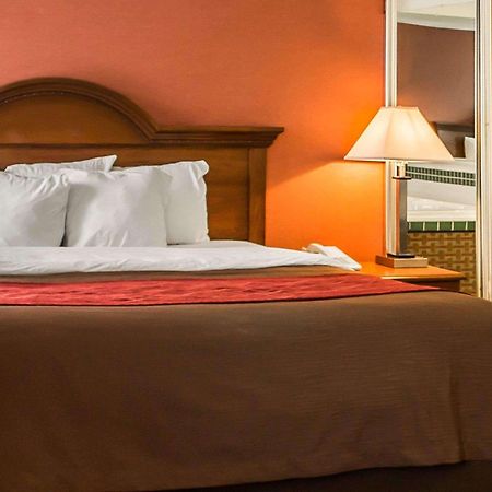 Quality Inn East Liverpool Eksteriør billede