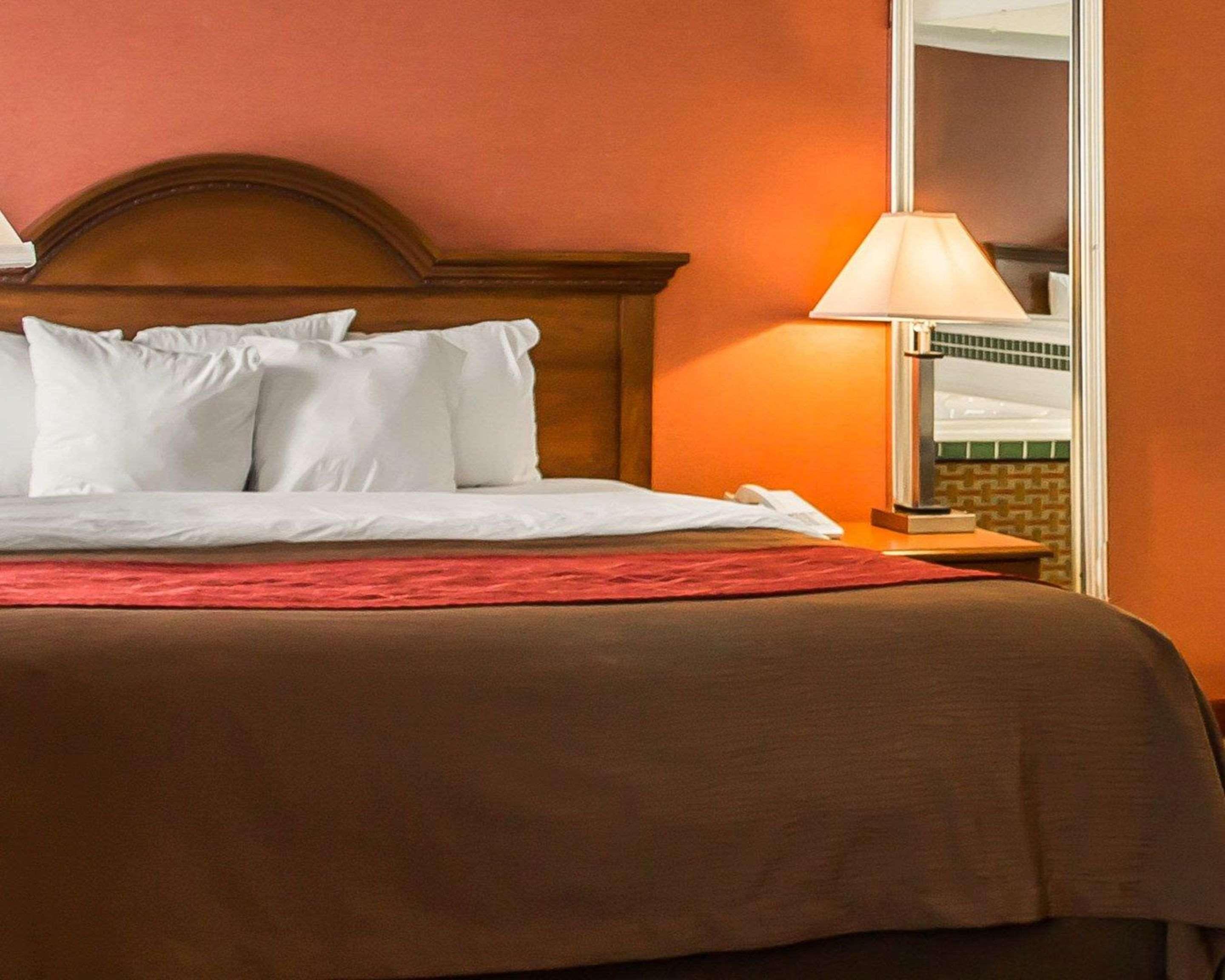 Quality Inn East Liverpool Eksteriør billede