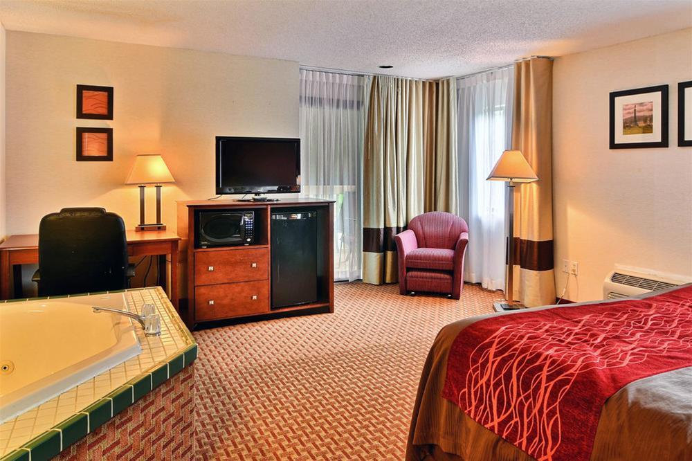 Quality Inn East Liverpool Eksteriør billede