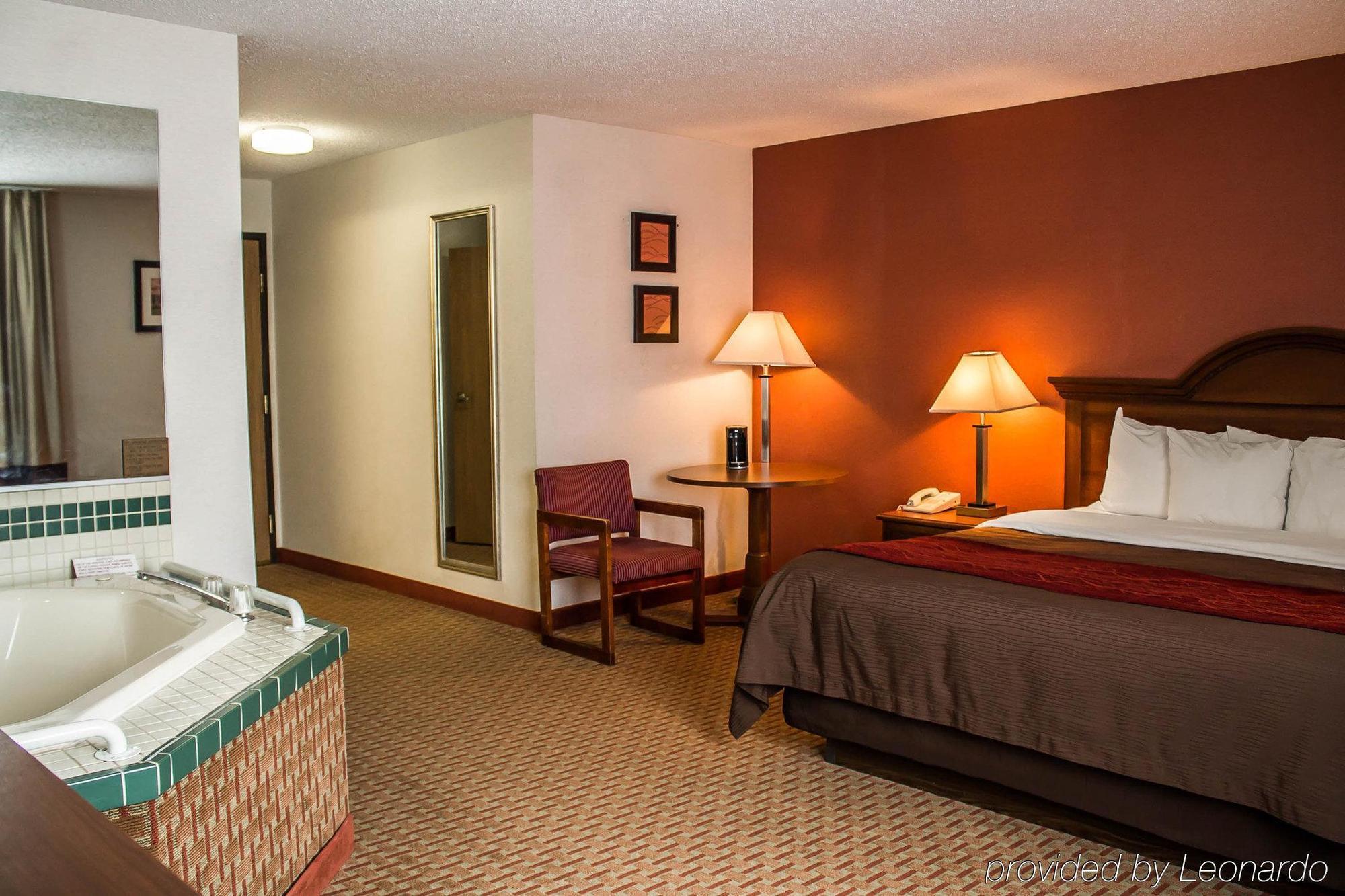 Quality Inn East Liverpool Eksteriør billede