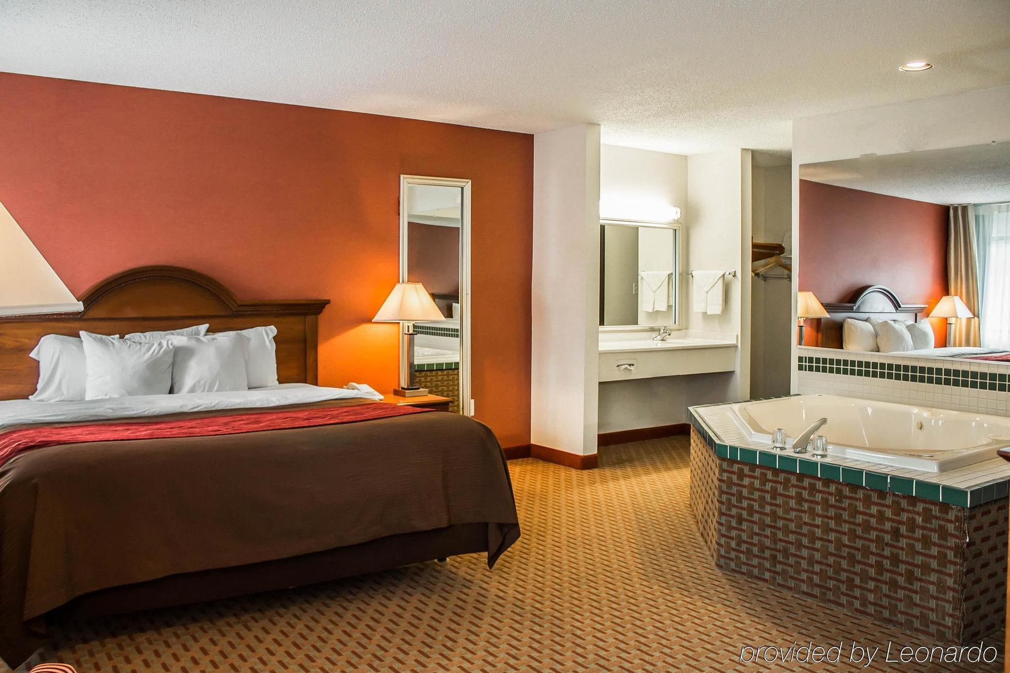Quality Inn East Liverpool Eksteriør billede
